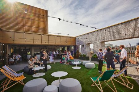 Roof terrace for office