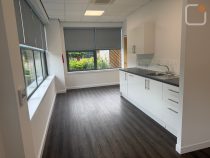 6700 Daresbury Park - Kitchen