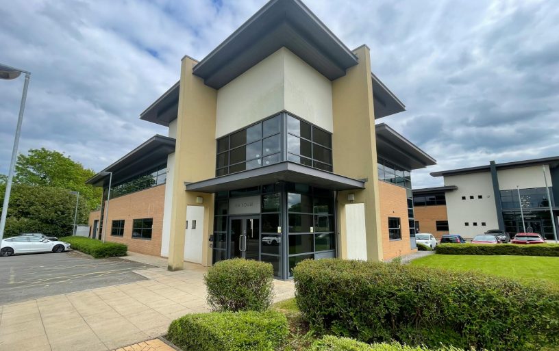 Office to rent in cheadle